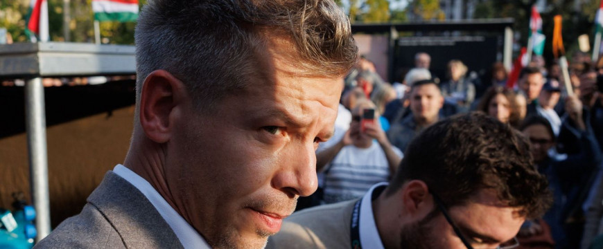 Magyar Péter izzadt haknit csinált a nemzeti ünnepből, de egy dolgot elfelejtett Magyar Péter izzadt haknit csinált a nemzeti ünnepből, de egy dolgot elfelejtett