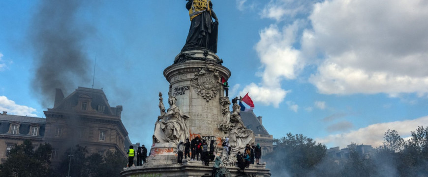 A kormány fekete fegyvere? A Black Bloc, amely szétzúzza a francia tüntetéseket A kormány fekete fegyvere? A Black Bloc, amely szétzúzza a francia tüntetéseket
