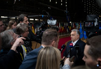 Ne írjon történelmet Von der Leyen!