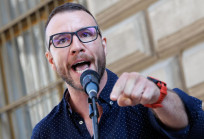 MMA-harcos noÁr-nak: "Áll a bunyó?" MMA-harcos noÁr-nak: "Áll a bunyó?"