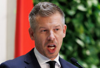 Dühöngő „vátesz” Dühöngő „vátesz”