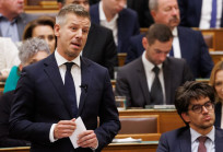 Sajátjai estek neki Magyar Péternek Sajátjai estek neki Magyar Péternek